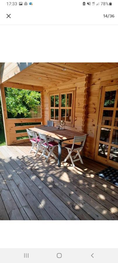 L'orée des bois , détente et calme . Mesigny Esterno foto